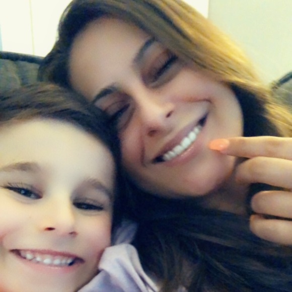 Hi! I'm Dana. 👋 ⚡️🤗 - Picture 2 of 3